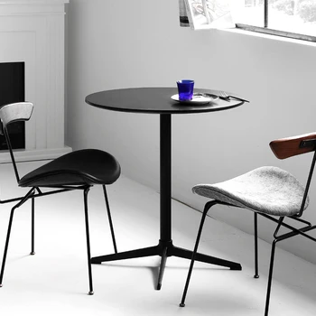 Скандинавский маленький круглый стол простой современный небольшой обеденный стол в квартире в онлайн-кафе знаменитостей на открытом балконе переговоры